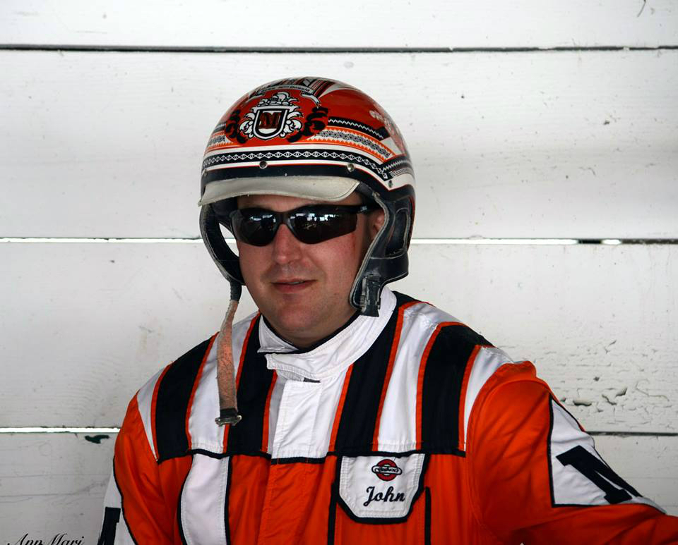 MacDonald has hot streak, wins four at Vernon